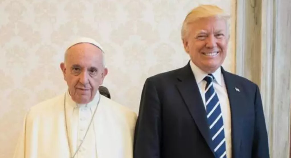 Papa Francisco e Donald Trump durante encontro no Vaticano, em maio de 2017 