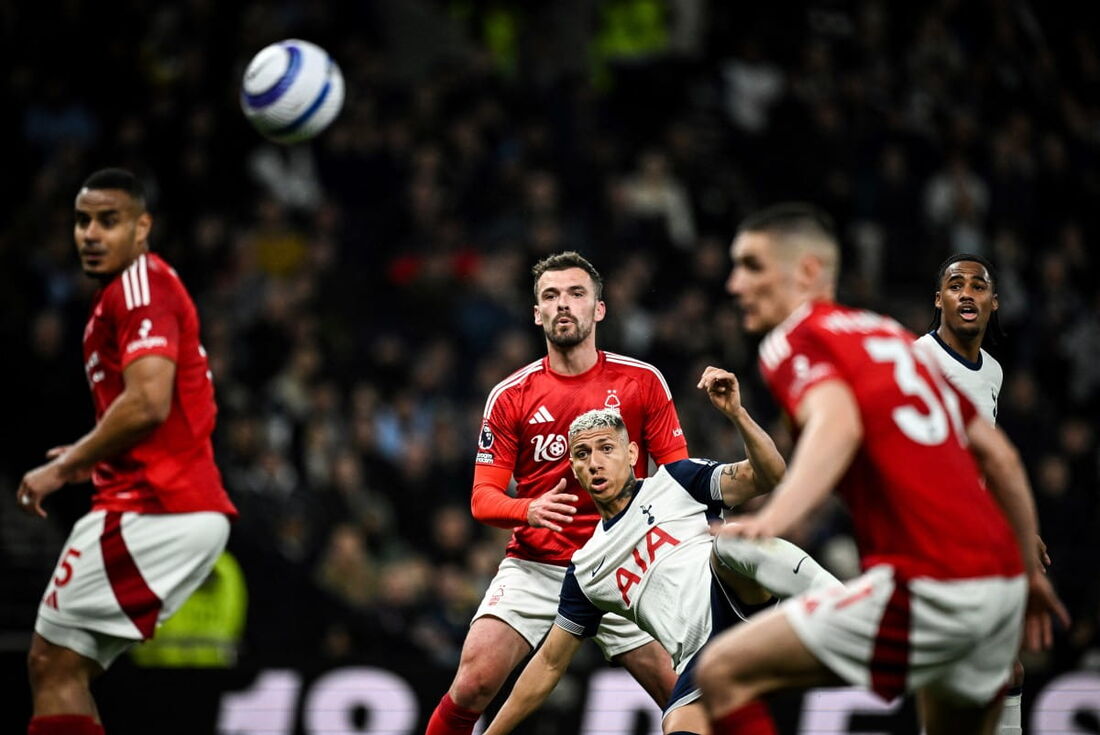 Richarlison tentou, mas vitória ficou com o Nottingham Forest
