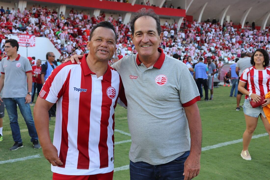 Kuki ao lado de Muricy Ramalho, na reabertura dos Aflitos