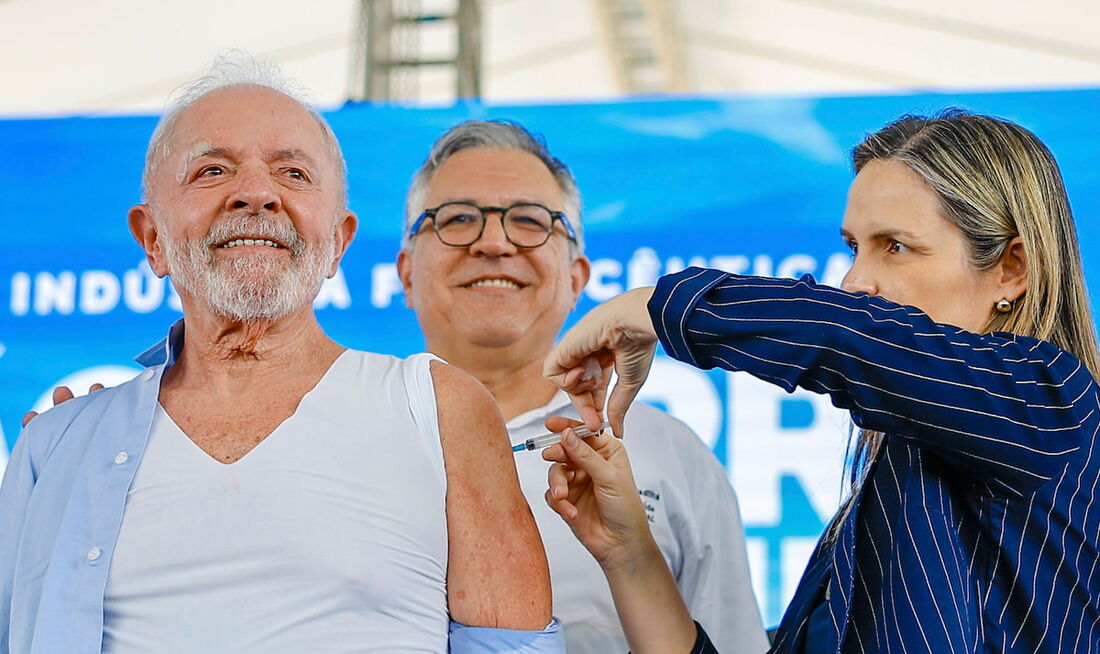 O Presidente da República, Luiz Inácio Lula da Silva e no Vice-Presidente da República, Geraldo Alckmim, durante a visita e cerimônia de inauguração da Fábrica da Novo Nordisk.