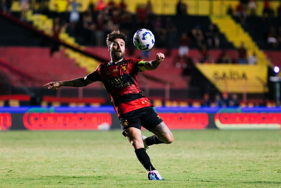 Lucas Lima, meia do Sport