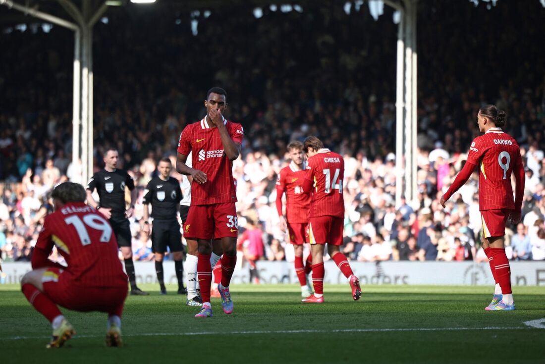 Atletas do Liverpool lamentam revés para o Fulham