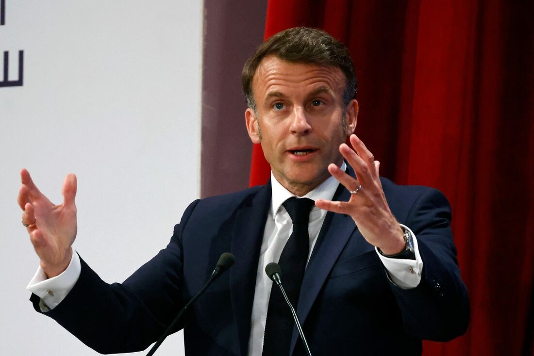 O presidente francês Emmanuel Macron - rança já adotou em 2023 uma lei que estabelece que menores de 15 anos devem obter autorização parental para poder usar redes sociais