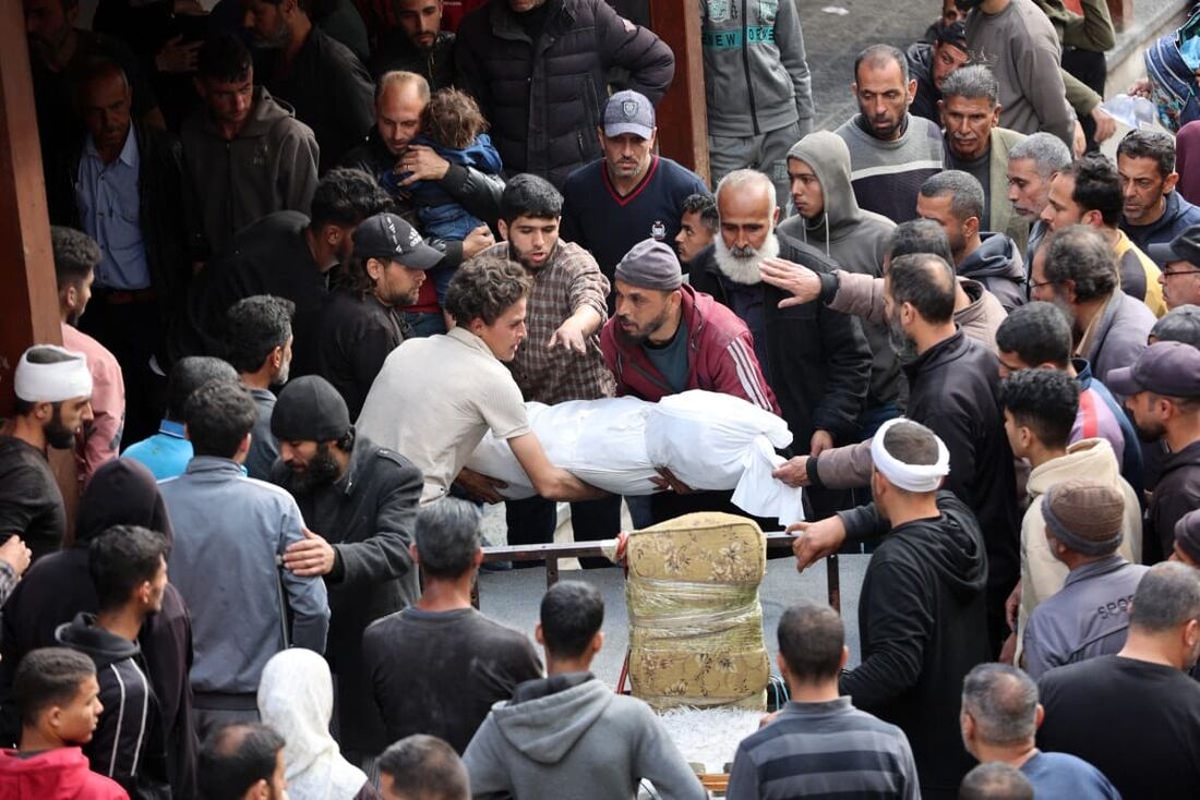 Ataque israelense atingiu um prédio no bairro do leste da Cidade de Gaza, no pátio do hospital