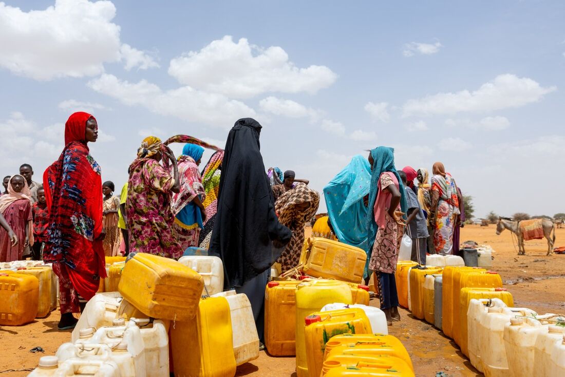 Refugiados do Sudão sofrendo por racionamento de água