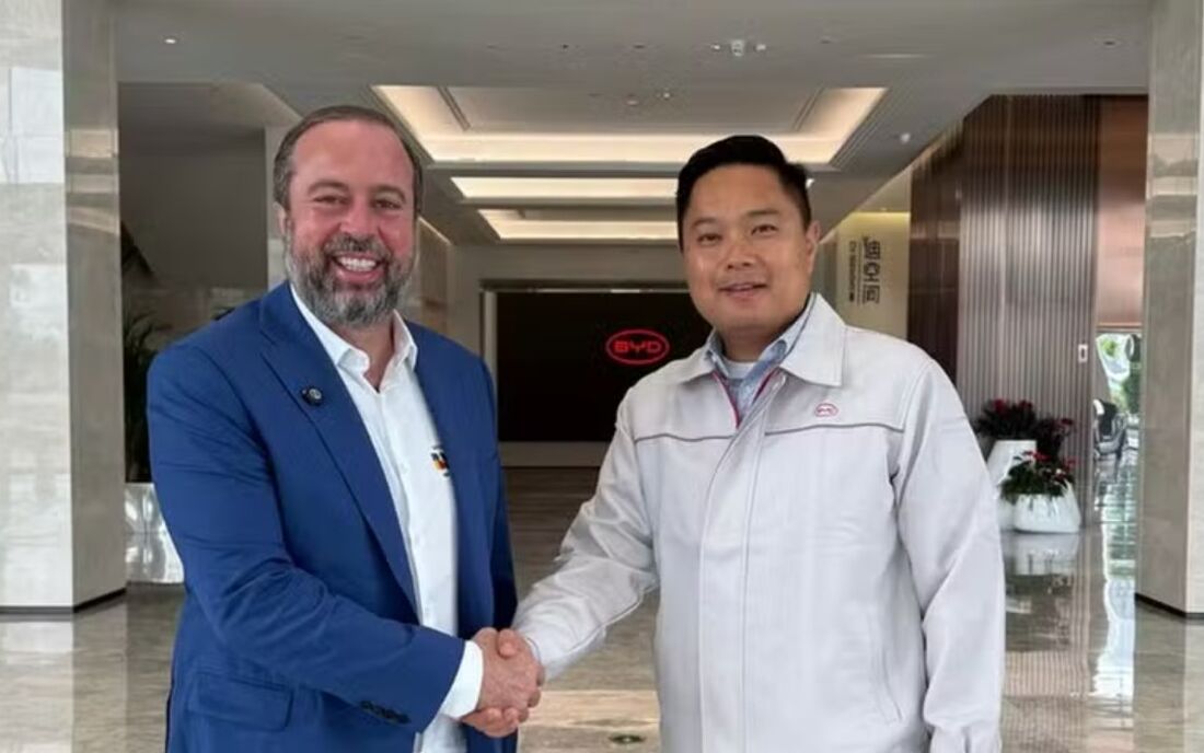 Alexandre Silveira se reuniu com o vice-presidente da BYD na América Latina, Oscar Su