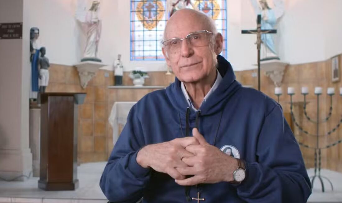 Padre Júlio Lancelotti em cena do documentário "Sociedade do Medo"