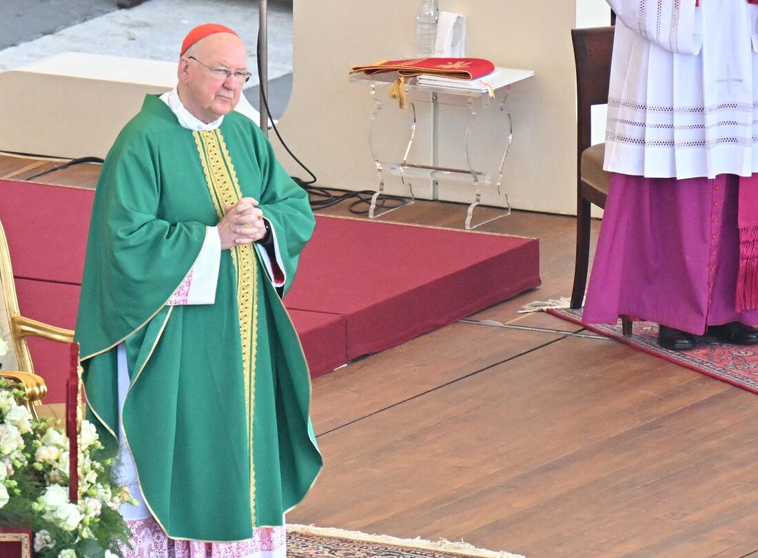 Kevin Joseph Farrell, de 77 anos, é o responsável pela organização do sepultamento do papa Francisco
