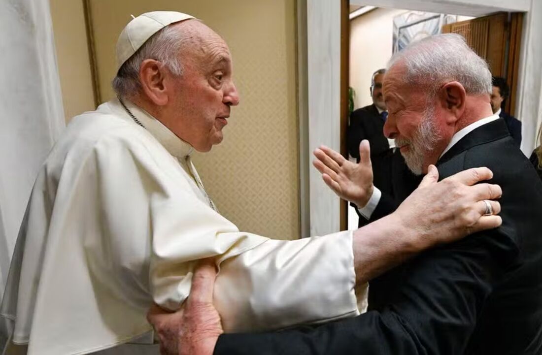 Papa Francisco e presidente Lula em audiência privada no Vaticano em 2023