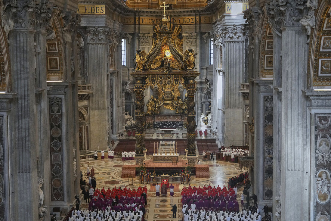 Corpo do Papa Francisco na Basílica de São Pedro