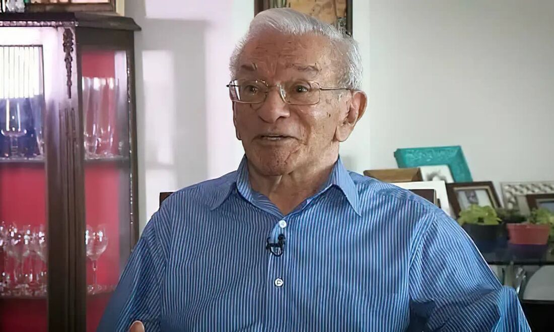 Antônio Barros morreu neste domingo (6)