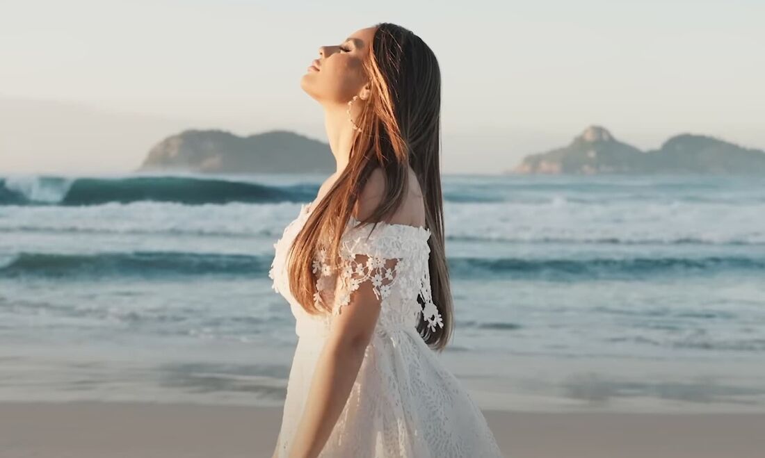 Lexa divulgou a música que fez para a filha, Sofia, que não resistiu ao parto e faleceu