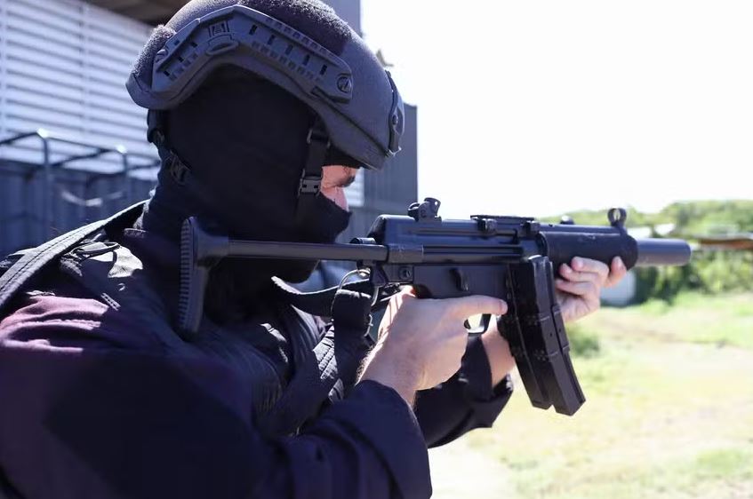 Capacete da PM vai proteger os agentes contra projéteis de armas de fogo, estilhaços e explosões