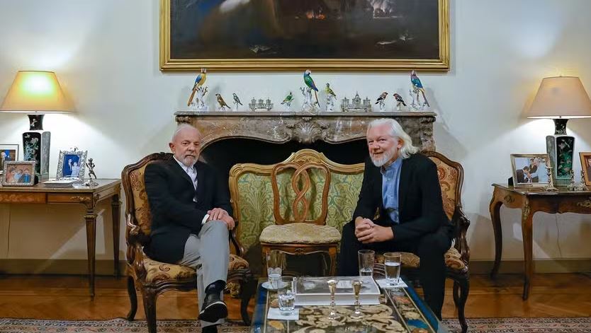Lula e Julian Assange