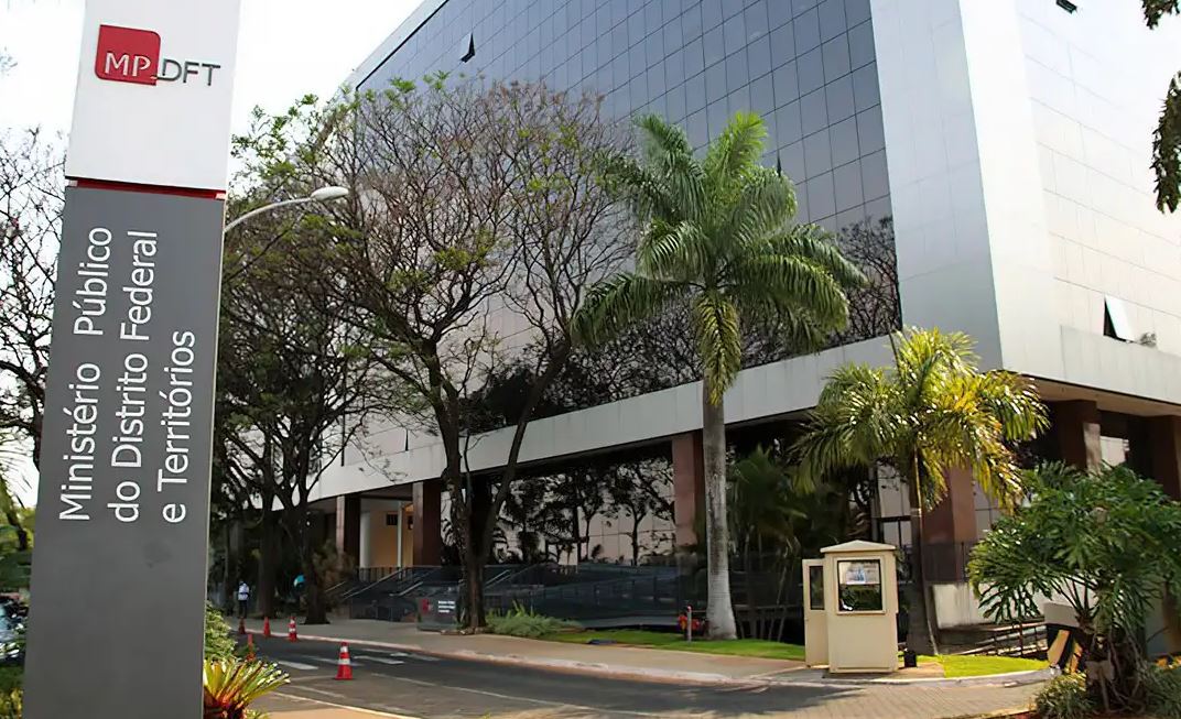 Ministério Público do Distrito Federal e Territórios (MPDFT) - promotores pedem que a Justiça da capital federal impeça o BRB de assinar o contrato definitivo de compra de parte das ações e apontam irregularidades na operação de compra