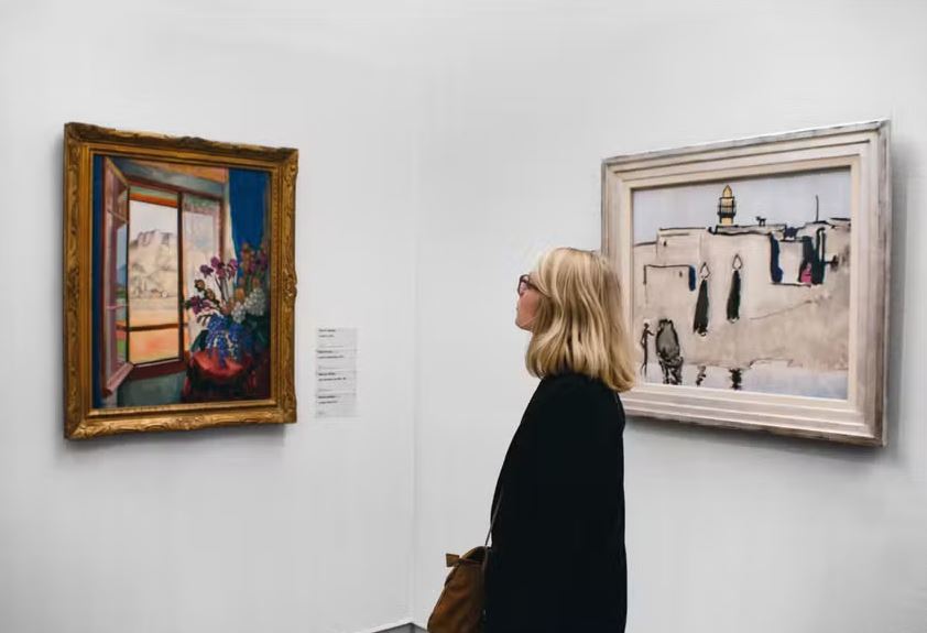 A arte pode incitar a reflexão ou estimular a curiosidade. 