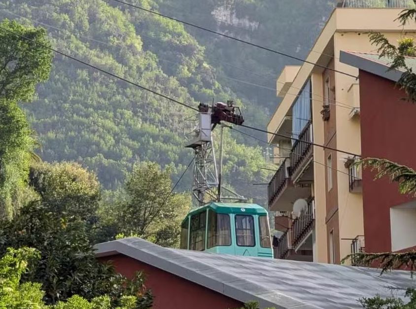 Queda de teleférico deixa ao menos 3 mortos na Itália, anuncia prefeitura