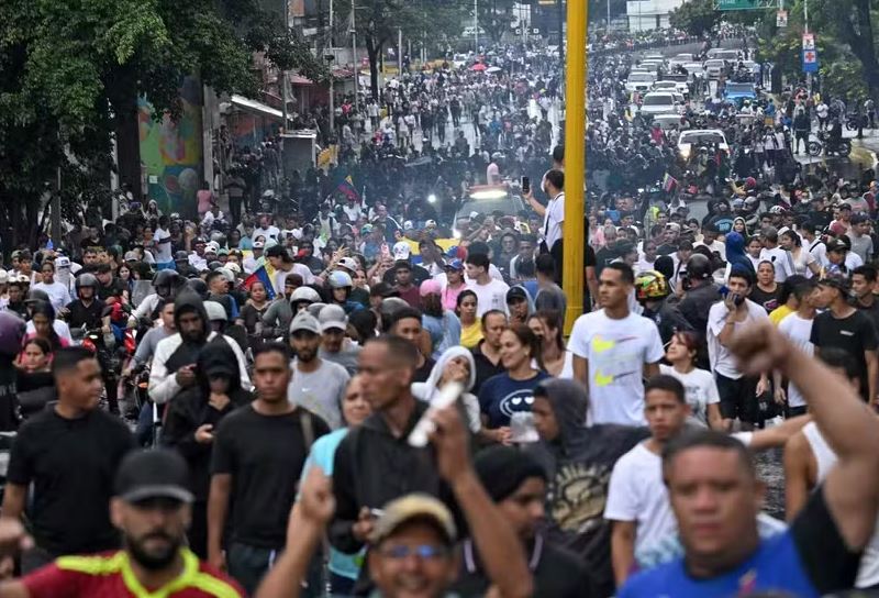 HRW denuncia 'porta giratória' de prisão e libertação de presos na Venezuela