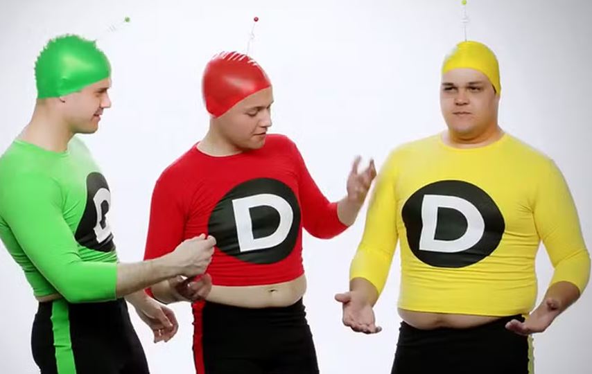 "DDDs" marcaram época nos comerciais de TV da Embratel e reeditaram a parceria em 2017