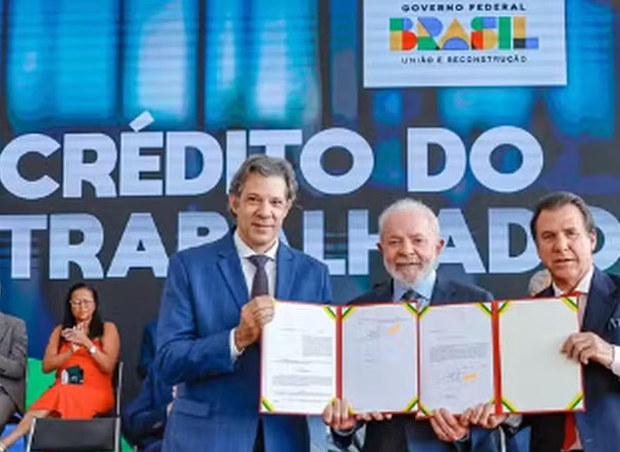 Lula no anuncio programa que facilita crédito consignado para trabalhadores do setor privado 