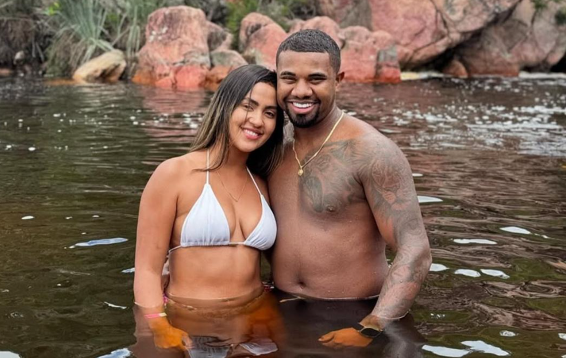 Davi Brito ao lado da ex-namorada, Adriana Paula