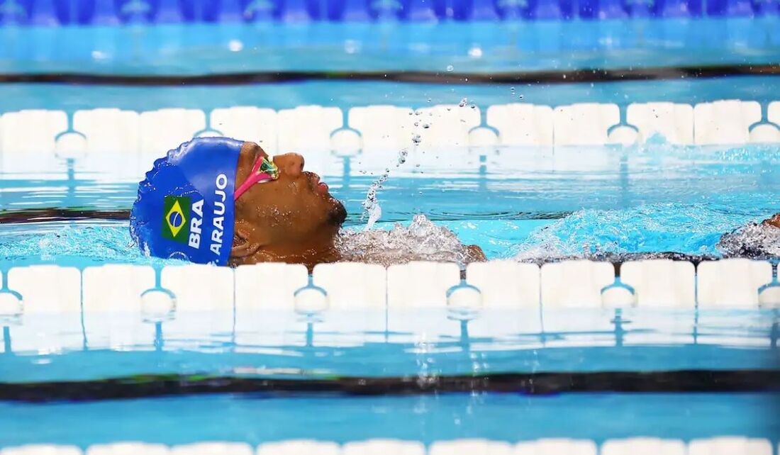 O atleta paralímpico de natação Gabriel Araújo