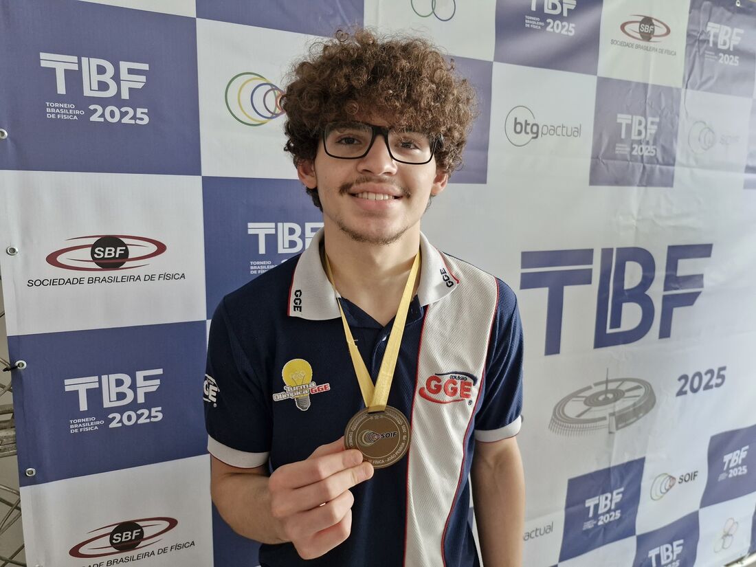 Eduardo Barbosa irá disputar Olimpíada Internacional de Física