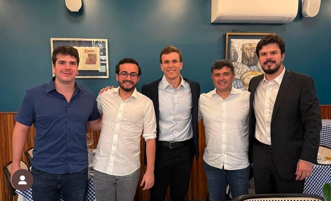 Da esquerda para a direita: Antonio Coelho; Lula da Fonte; Miguel Coelho; Eduardo da Fonte e Fernando Filho