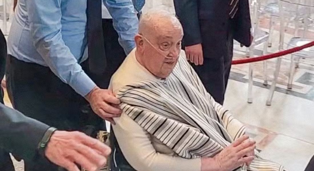 Papa Francisco visita Basílica de São Pedro