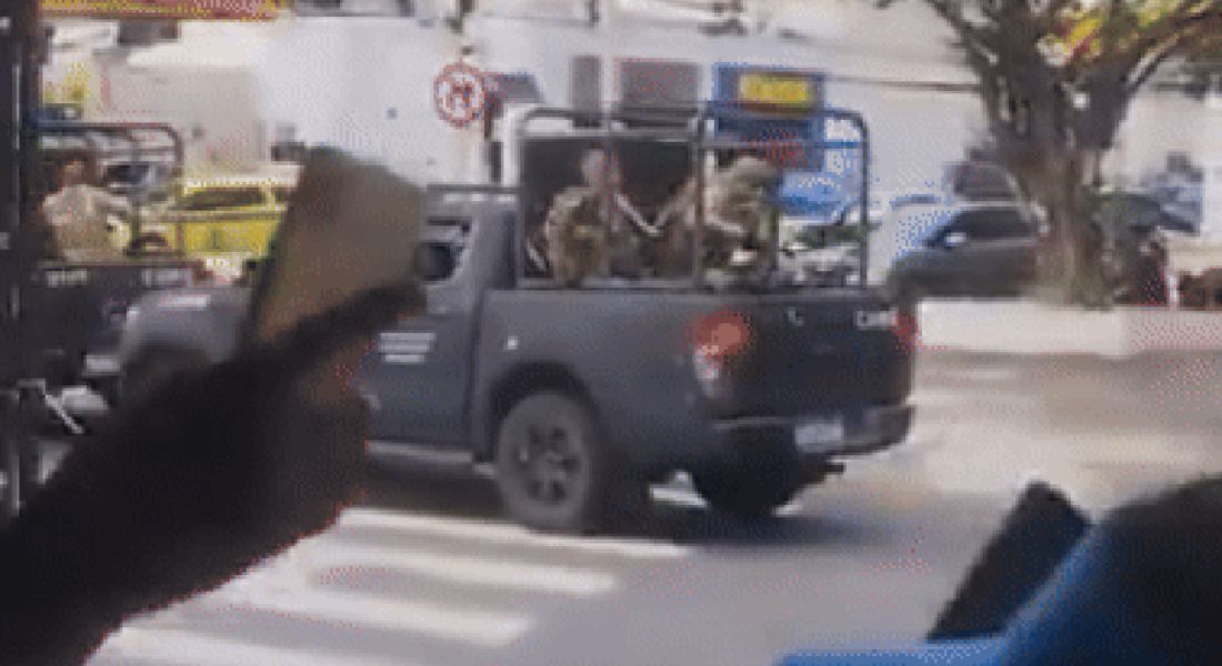 Vídeo mostra queda de agente de comboio em meio a tiros durante operação policial em Copacabana
