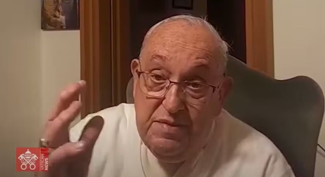 Papa Francisco dá conselho aos jovens: "Aprendam a escutar"