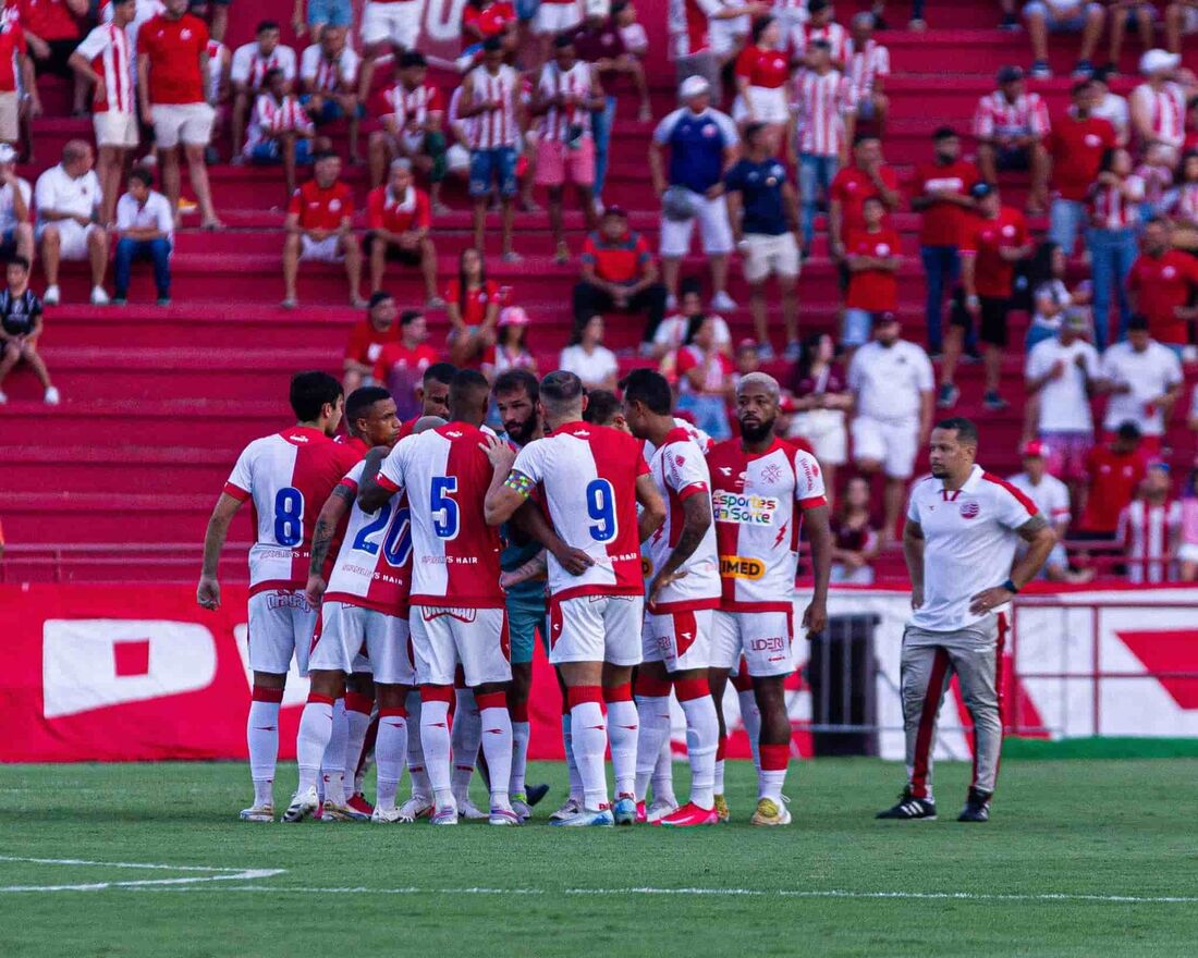 O Náutico enfrenta o CSA no próxmo sábado (26), no estádio Rei Pelé, em Maceió