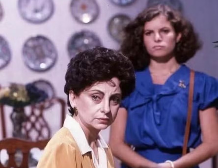 Beatriz Segall e Débora Bloch em 1988  Foto: Reprodução / Instagram