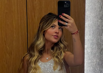 A atriz e cantora Júlia Gomes