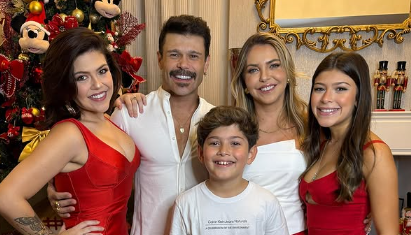 Marcos, sua esposa Lu Marchioto e seus três filhos (da esquerda para direita): Larissa, Leonardo e Lizandra