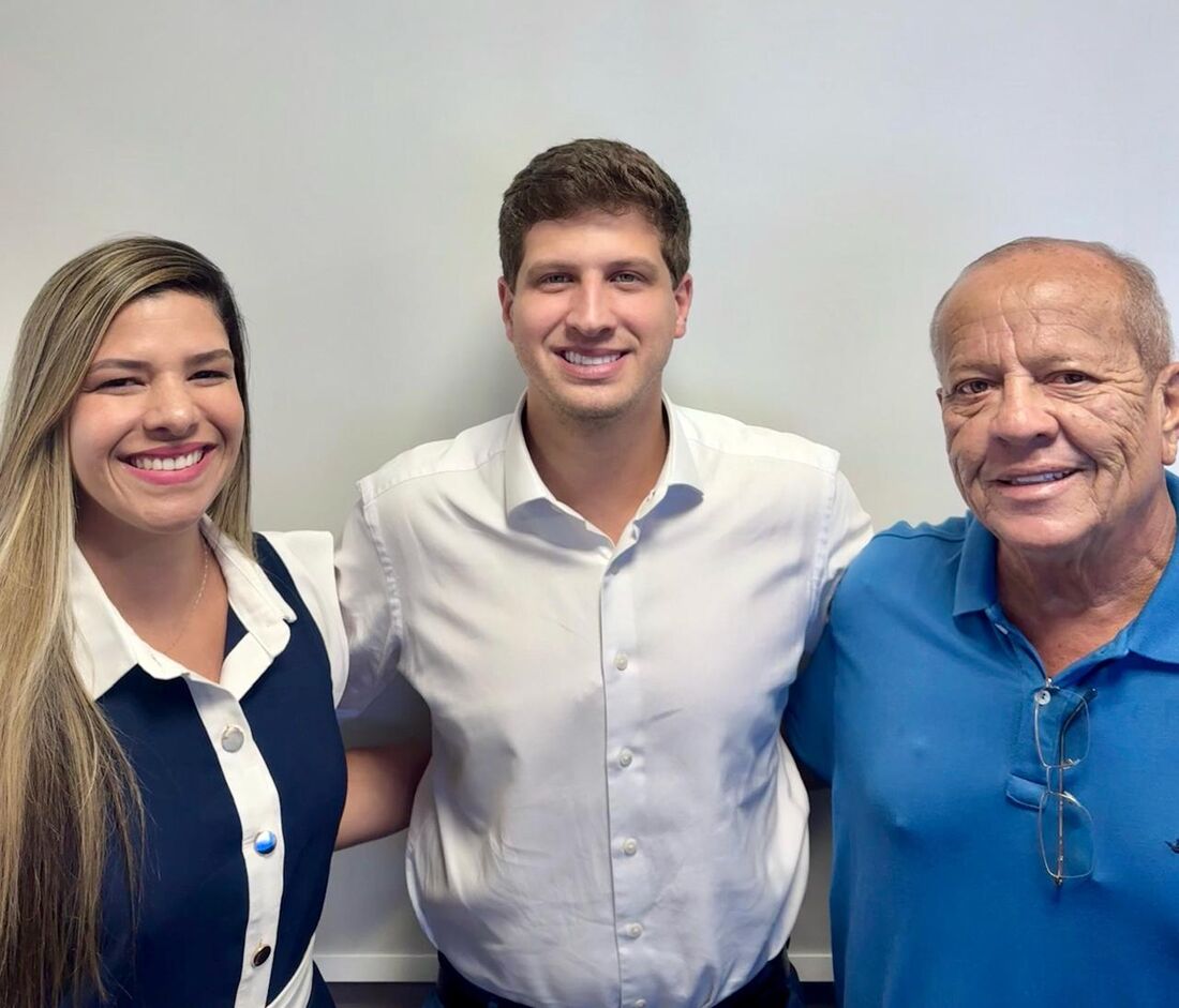 Candidata a vice-prefeita de Goiana Lícia Maciel (PT); prefeito do Recife, João Campos (PSB); e o candidato a prefeito Marcílio Régio (PP)