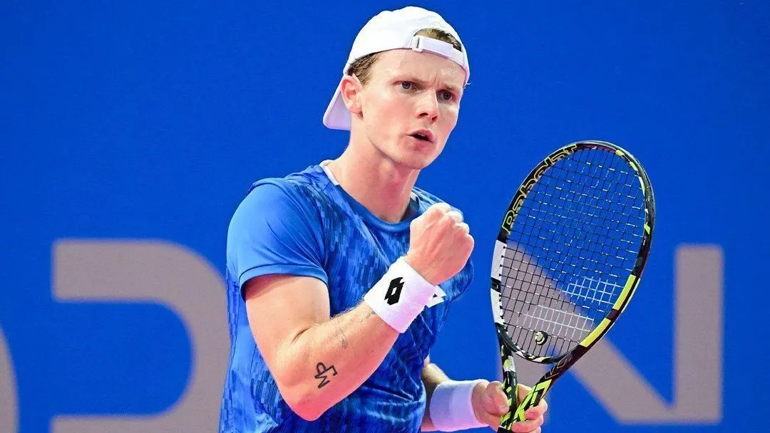 O tenista holandês Jesper de Jong é o próximo adversário de João Fonseca