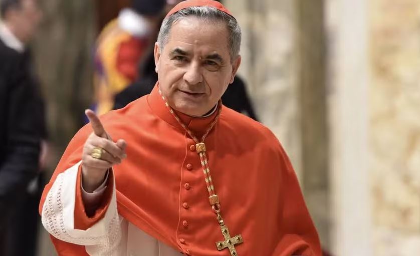 Cardeal Giovanni Angelo Becciu, durante evento público no Vaticano em 2018