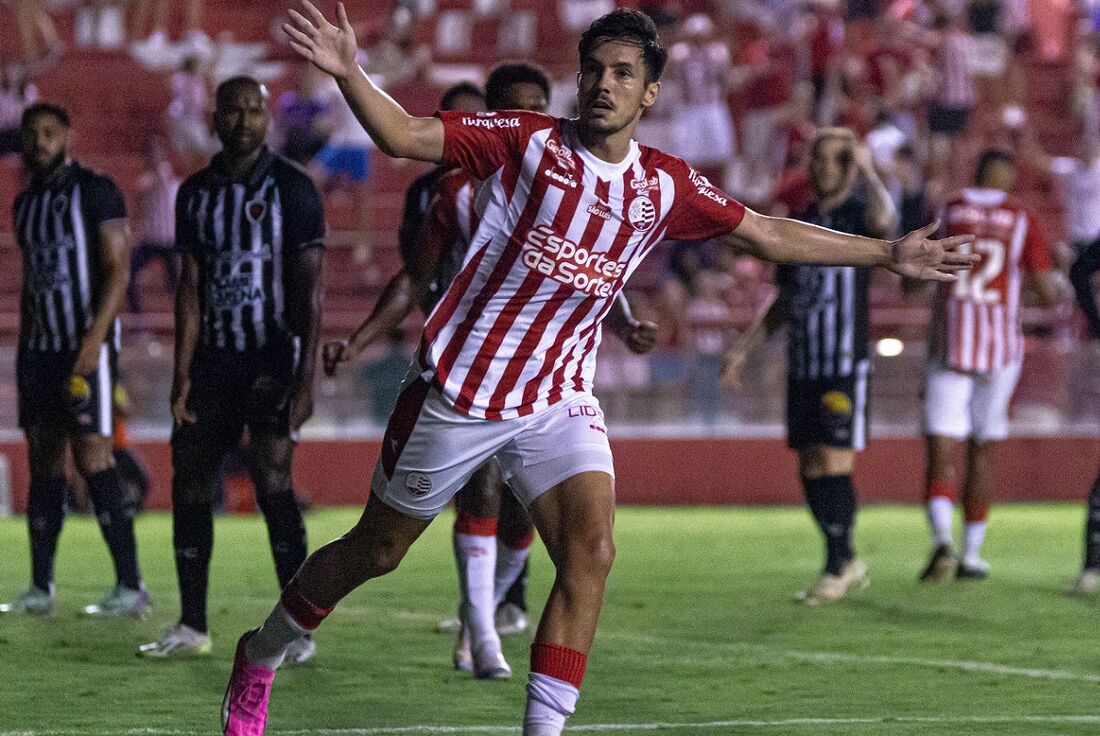 Marco Antônio, meia do Náutico