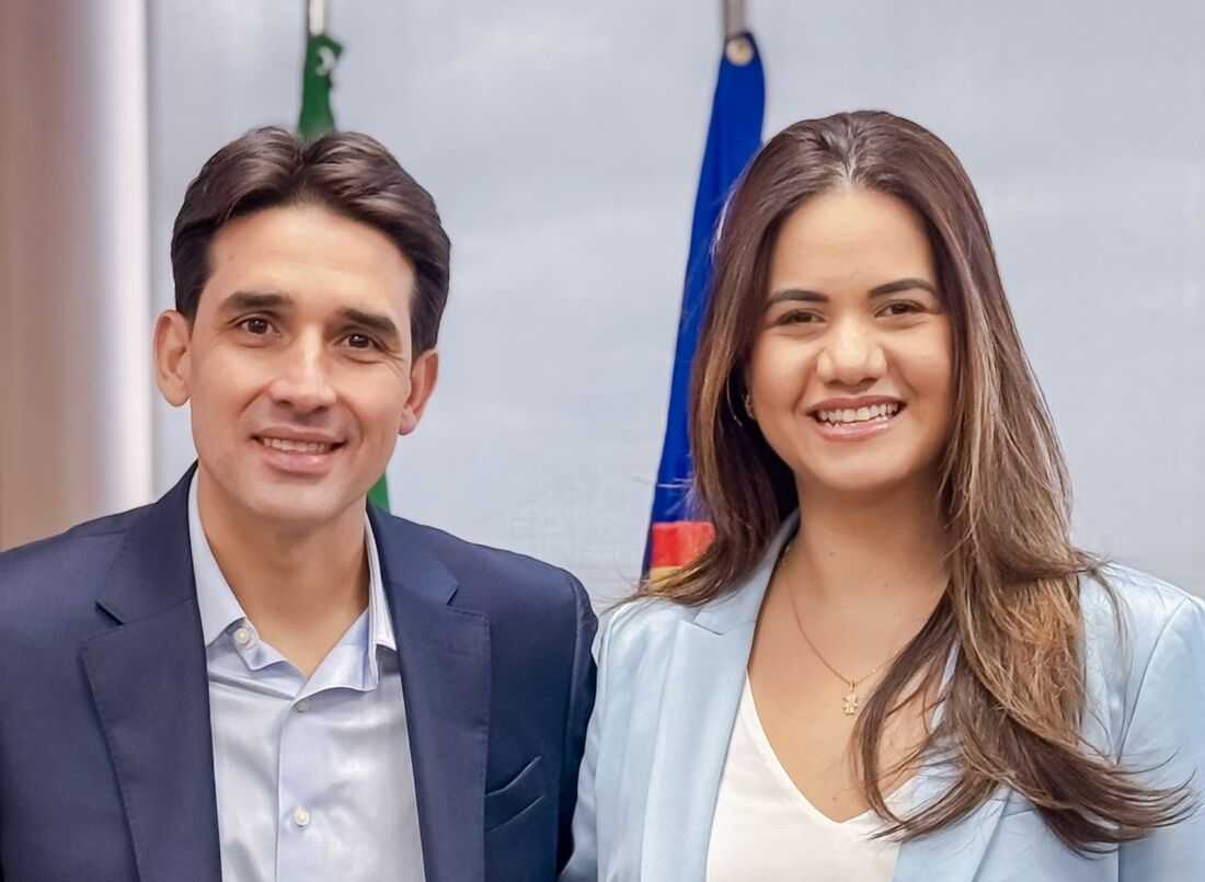 Ministro Silvio Costa Filho e prefeita Mirella Almeida se reúnem em Brasília