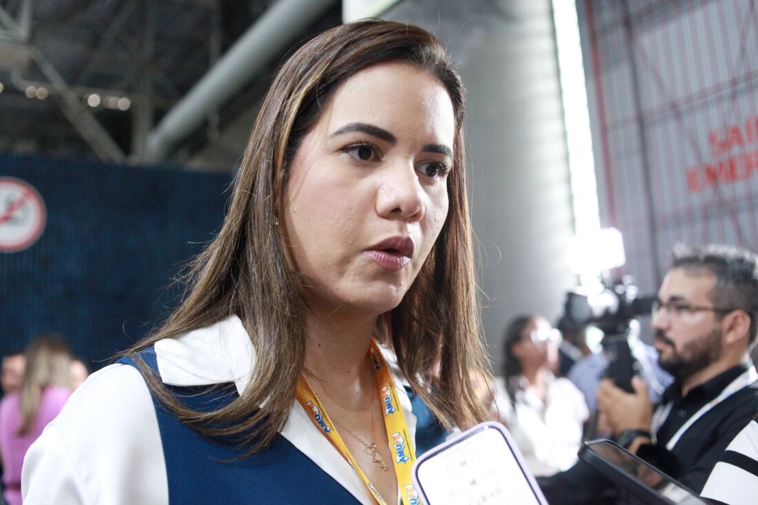 Prefeita de Olinda, Mirella Almeida (PSB), na abertura do 8º Congresso da Amupe, no Centro de Convenções