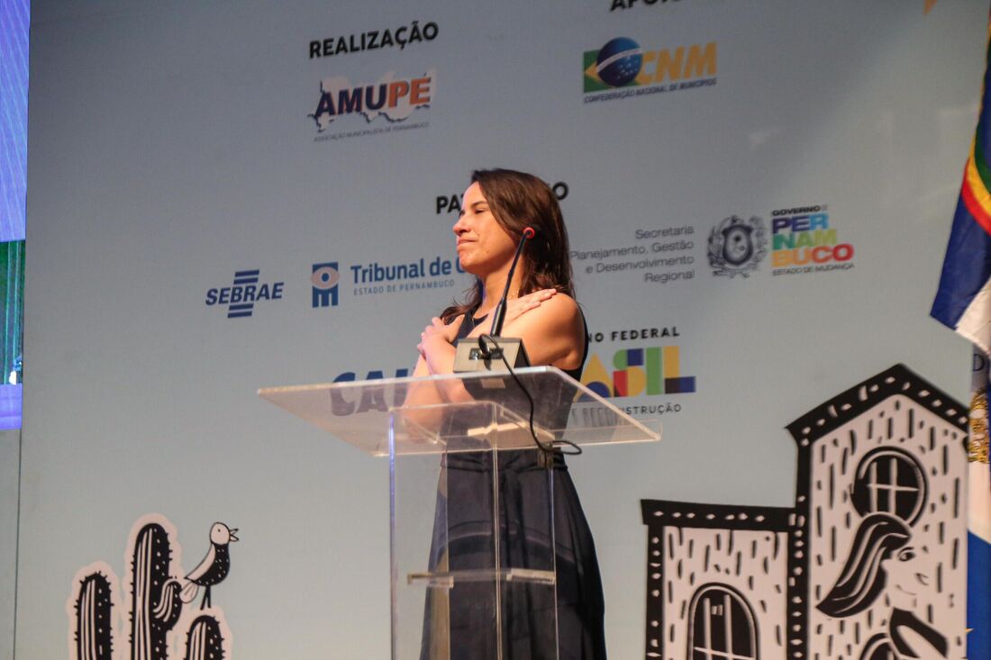 Governadora de Pernambuco, Raquel Lyra (PSD), durante o 8º Congresso da Associação Municipalista (Amupe)