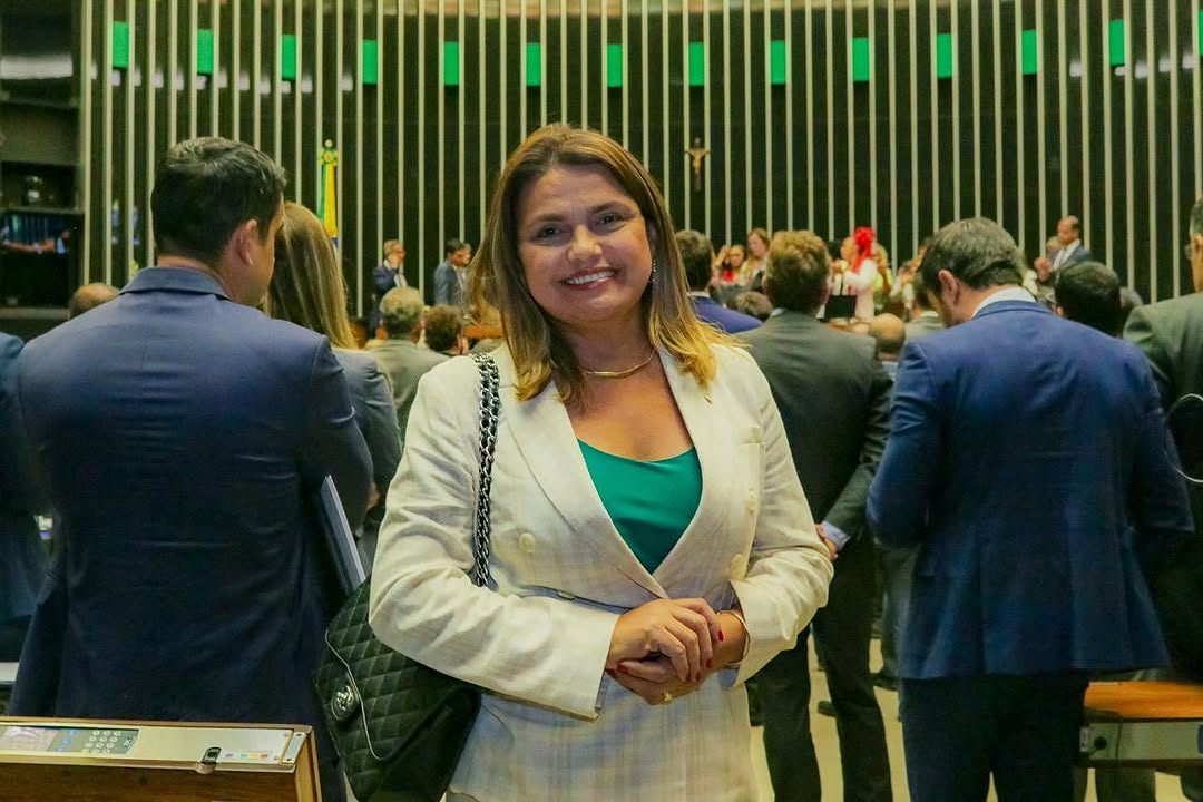 Helena Lima (MDB-RR) retirou sua assinatura