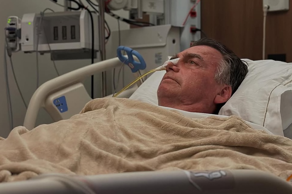 Bolsonaro está internado em hospital de Brasília 