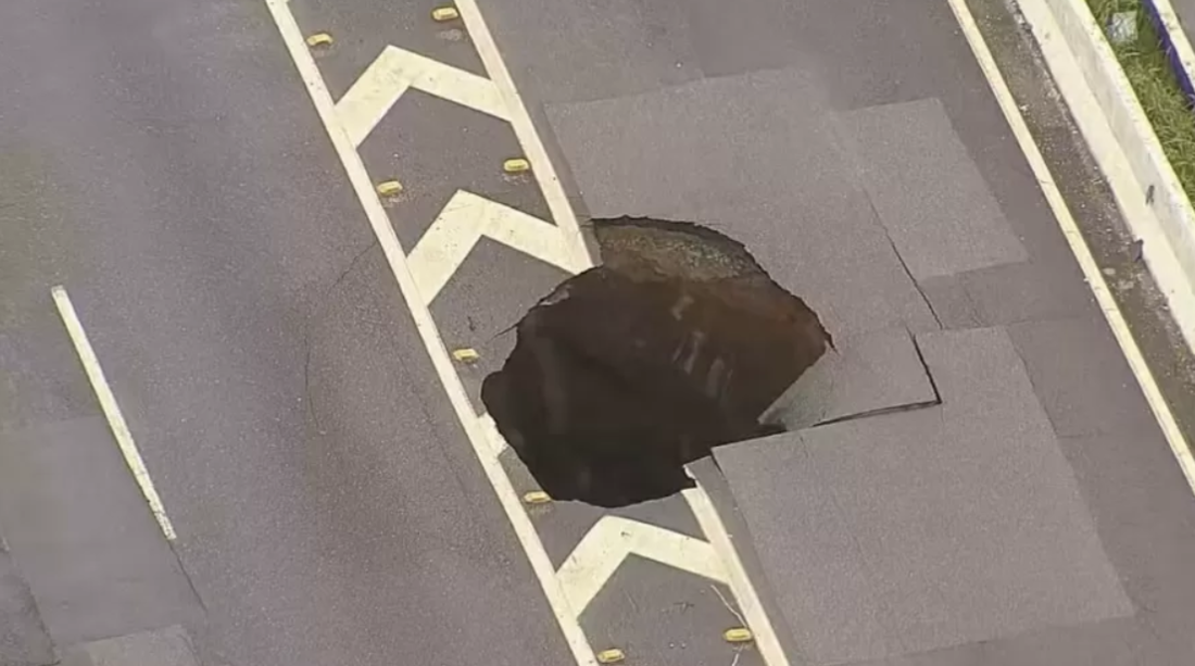 Cratera na Marginal Tiete, São Paulo