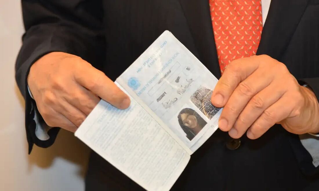 Entidades representativas dos advogados, procuradores e juízes que atuam no ramo trabalhista se manifestaram para criticar a decisão do ministro Gilmar Mendes