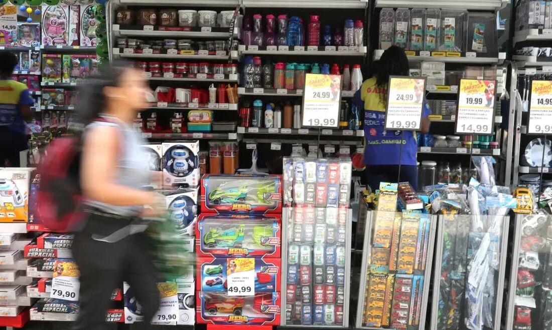 A economia brasileira ficou estagnada na passagem de janeiro para fevereiro