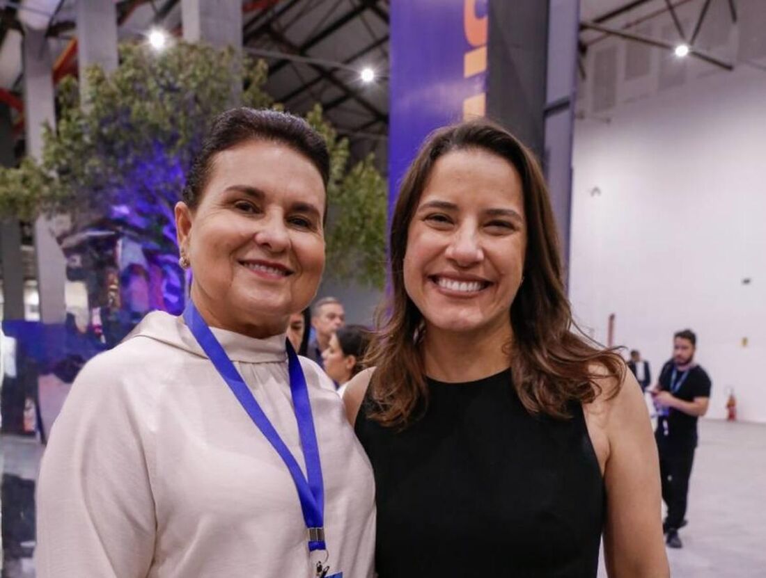 Após desfiliação, prefeita Elcione Ramos agradece período no PSDB e reafirma aliança com Raquel Lyra