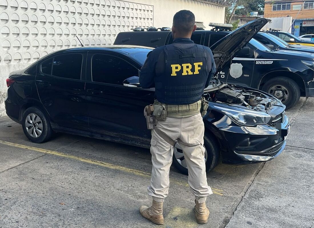 Vítima e o carro recuperado foram encaminhados ao Departamento de Repressão aos Crimes Patrimoniais (Depatri), em Afogados