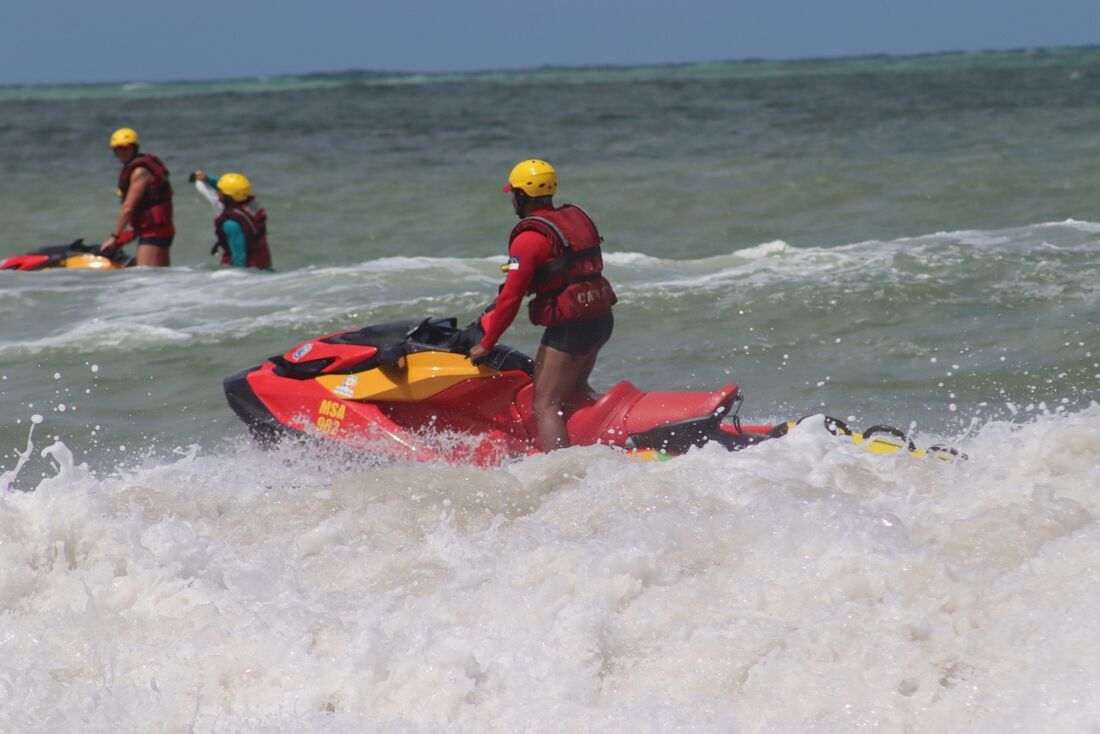 Corpo de Bombeiros inicia Operação Semana Santa com reforço na segurança das praias